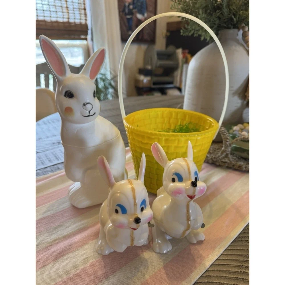 Vintage Peoria Blow Mold Easter Bunny Yellow Basket Rabbit Wind-Up Toy